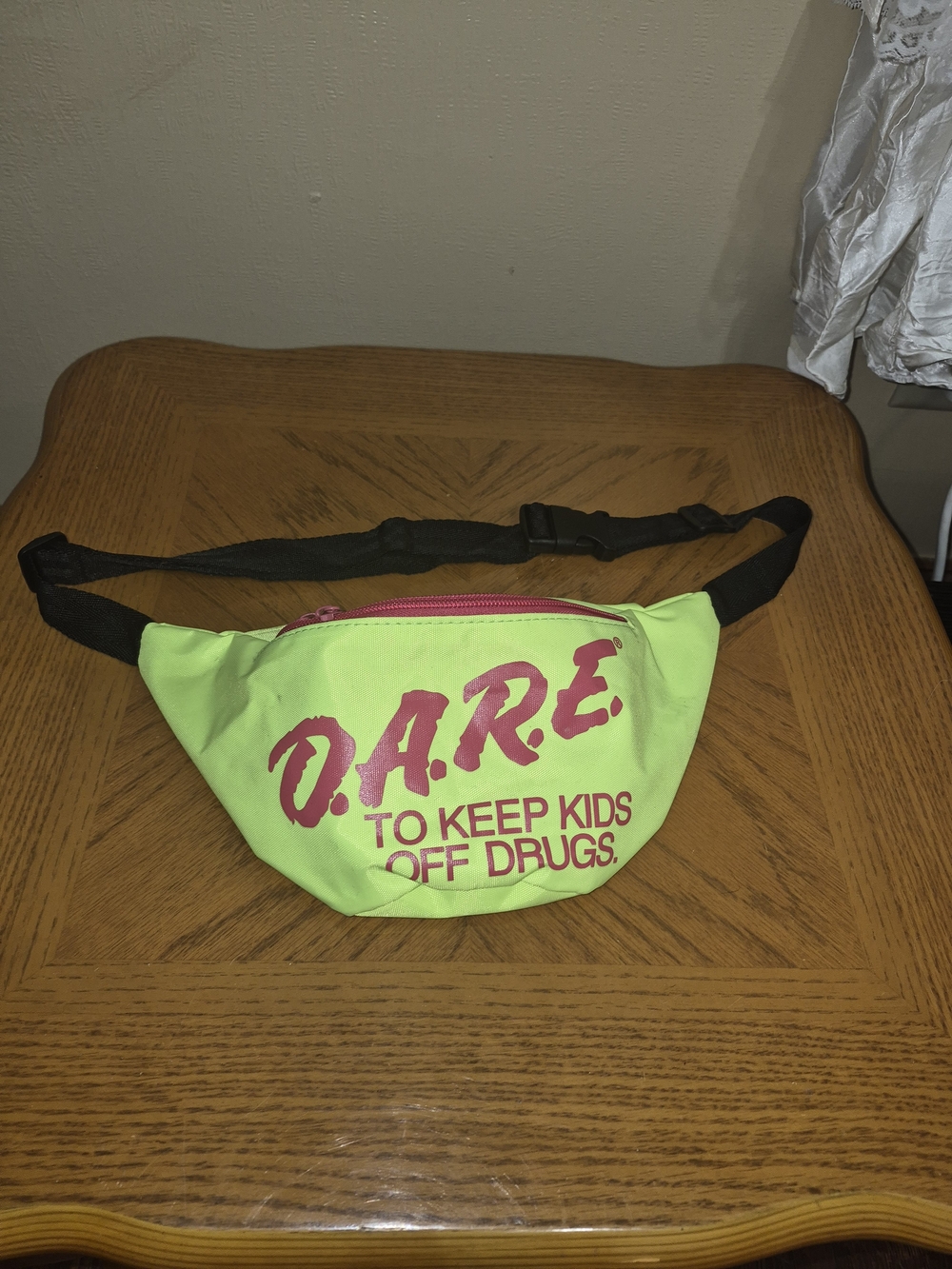 D.A.R.E. Neon Fanny Pack - Picture 4 of 4